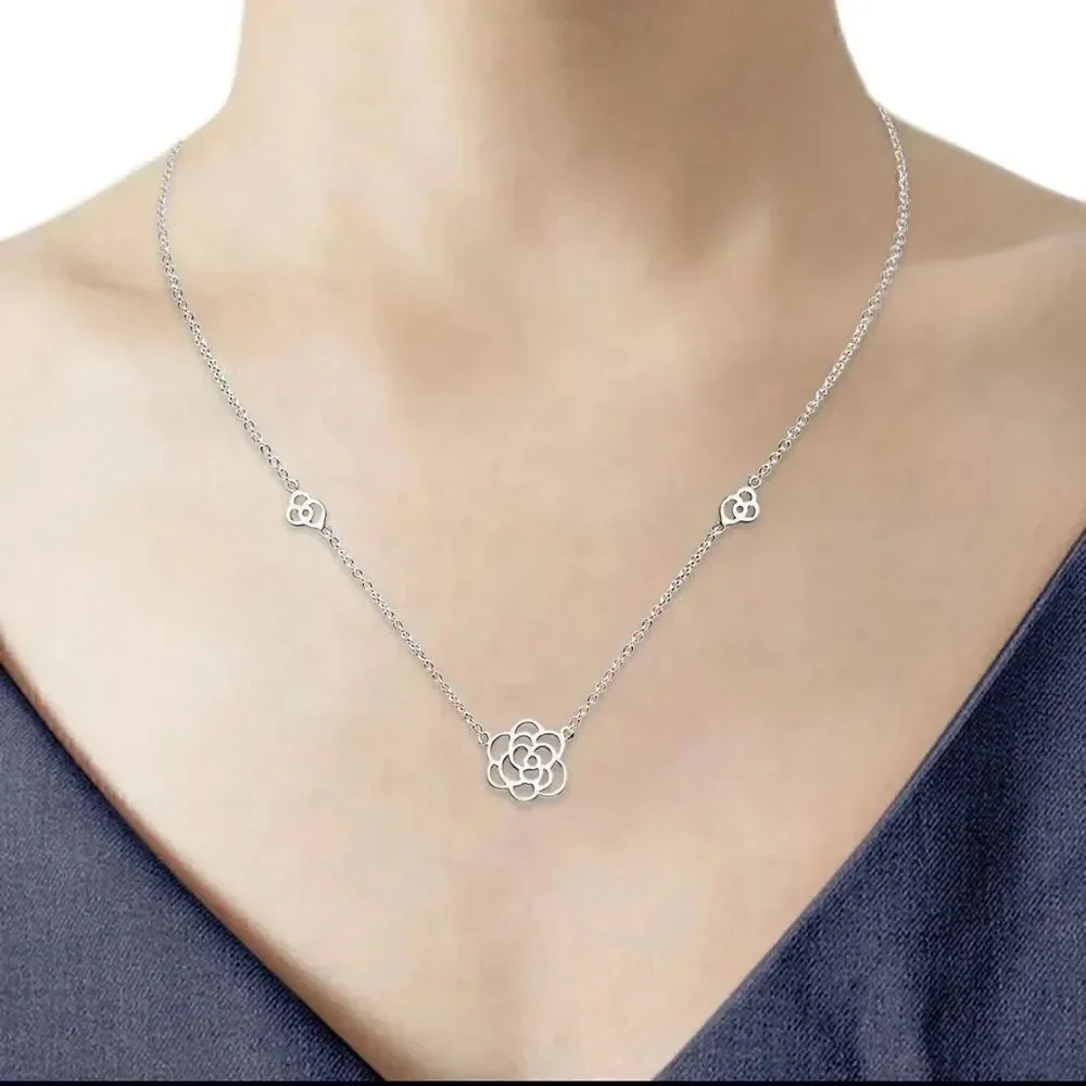 14K Solid Gold Bow Necklace – Symbolizing Love and Elegance - Valuable gift -